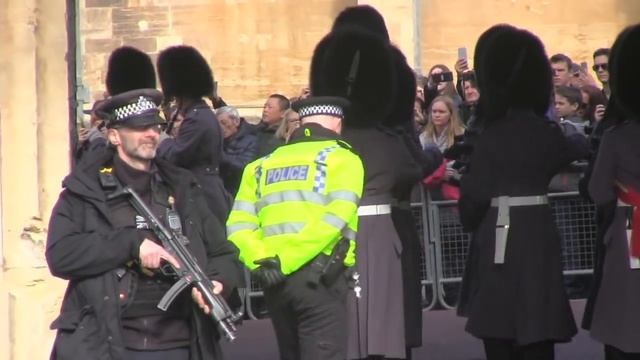 Band of the Coldstream Guards, Windsor, Changing the Guard, Scots Guards, March 6, 2018, Extended смотреть онлайн