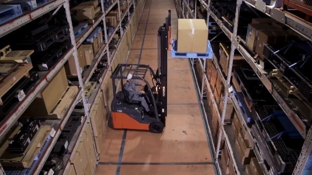 Видео трехопорных электропогрузчиков Toyota смотреть онлайн