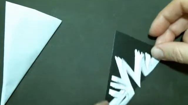 Как вырезать снежинку из бумаги. Снежинка 3 смотреть онлайн