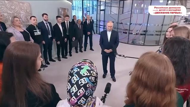 Встреча Владимира Путина со студентами в главном здании МГУ имени М.В. Ломоносова смотреть онлайн