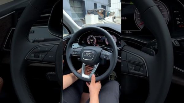 2023 Audi Q7 55 TFSI Quattro Walkground