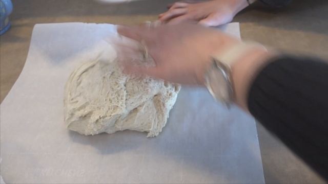 Как испечь хлеб? Хрустящий Артизанский Фермерский #хлеб в чугуне без замеса смотреть онлайн