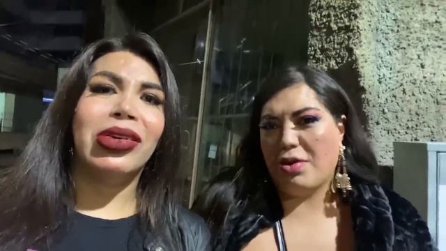 En la oficina de León con Jackie смотреть онлайн