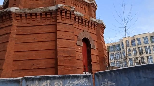 Странная башня в районе бывшего Варшавского вокзала.. смотреть онлайн