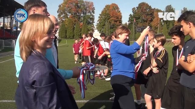 Завершилось Первенство города по футболу среди юношей смотреть онлайн