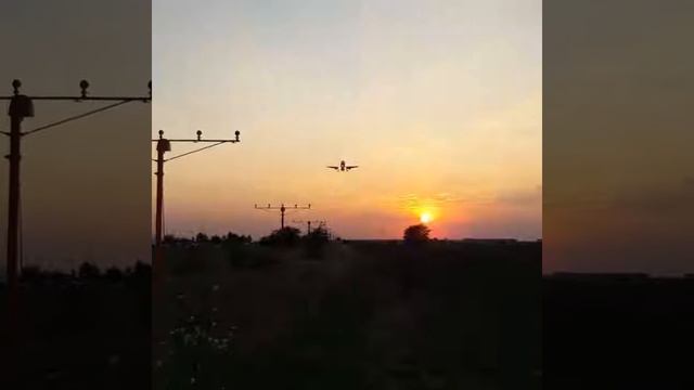 Sunset landing at Bucharest International Airport Henri Coandă OTP смотреть онлайн