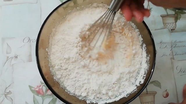 Простой рецепт как приготовить вафельные трубочки. Cook wafer rolls смотреть онлайн