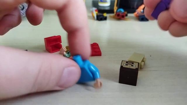 открывают пакетики с Лего минифигурками 3 часть смотреть онлайн