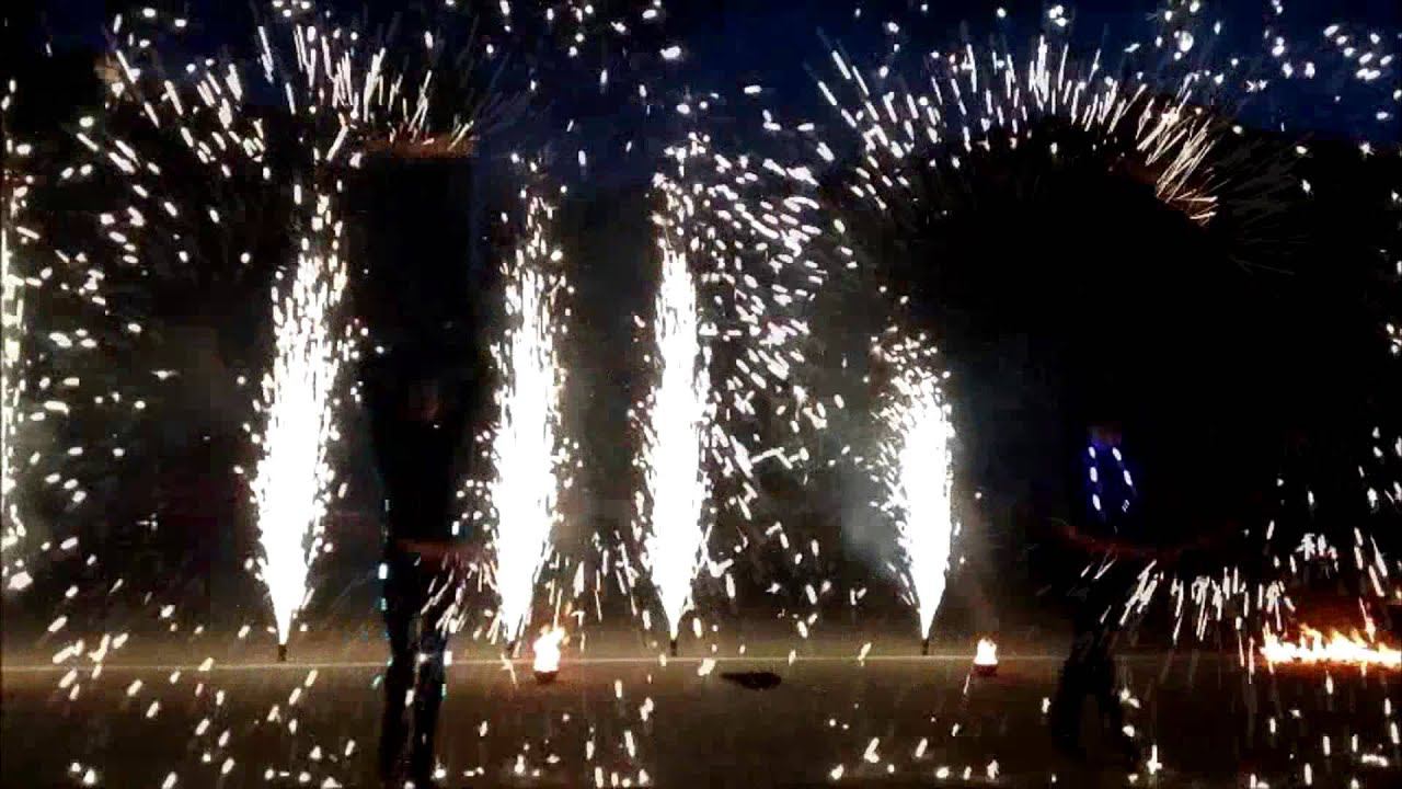Пиротехнический веер, фонтаны, вертушки | Яркие огни смотреть онлайн
