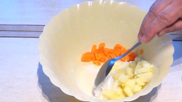 ✔#САЛАТ С #ГОРБУШЕЙ КОНСЕРВИРОВАННОЙ, ДВА #РЕЦЕПТА смотреть онлайн