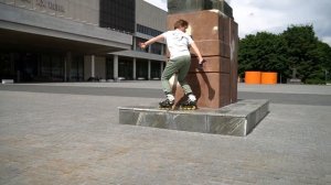 Фрискейт на сложных спотах | Школа роликов RollerLine Роллерлайн в Москве