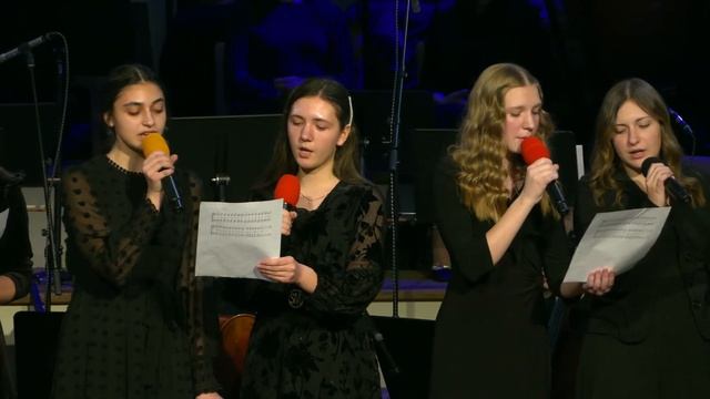 Спит младенец мирно в яслях - пение группы смотреть онлайн