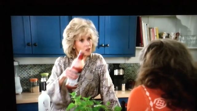 Grace and Frankie - "Clitoris! Clitoris!" смотреть онлайн