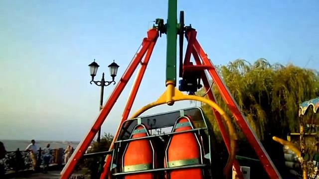 Атракционы Человеческая рогатка и Шрэк смотреть онлайн