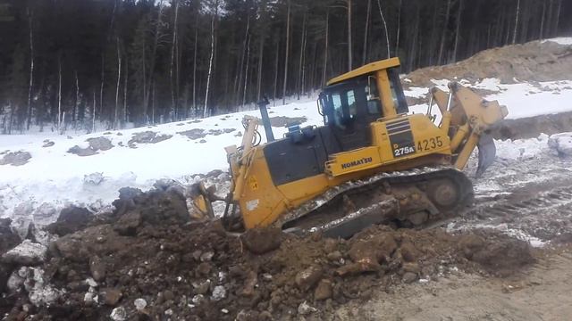 Бульдозер Komatsu D275A-5 в работе смотреть онлайн
