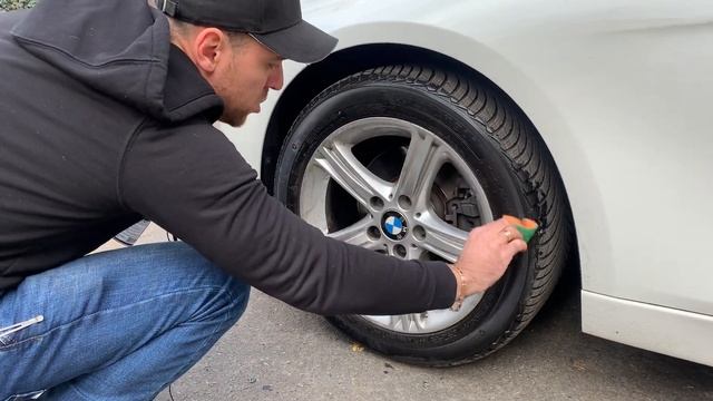 Чернение резины своими руками. Средство для чернения шин. Бюджетный очиститель шин Runway RW6127. смотреть онлайн