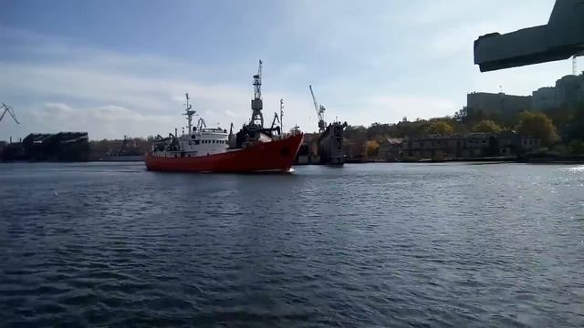 Судно с ремонта (Гс-82) смотреть онлайн