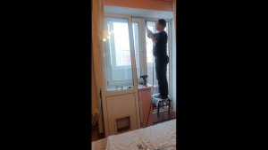 Замена фурнитуры и уплотнительной резины на балконной двери – Мастер окон Москва