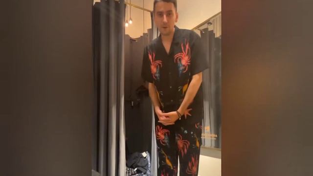 Саша Эллерт показал как правильно маскироваться и рассмешил Ксению Мишину