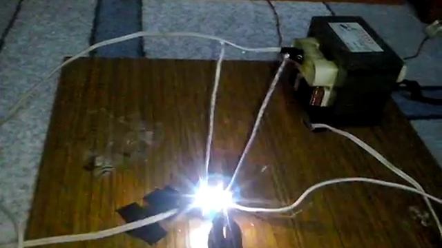 МЕНЯ УДАРИЛО ТОКОМ 2000 ВОЛЬТ!!¡!!! смотреть онлайн