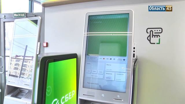 Зауральских школьников отправили на дистант, в Кургане машины мешают уборке снега смотреть онлайн