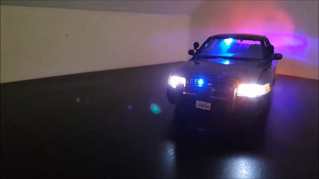 ??1/18 scale FORD CROWN VIC UNDERCOVER Highway Patrol with LIGHTS / FBI CIA MIB NSA / CUSTOM #DMNB смотреть онлайн