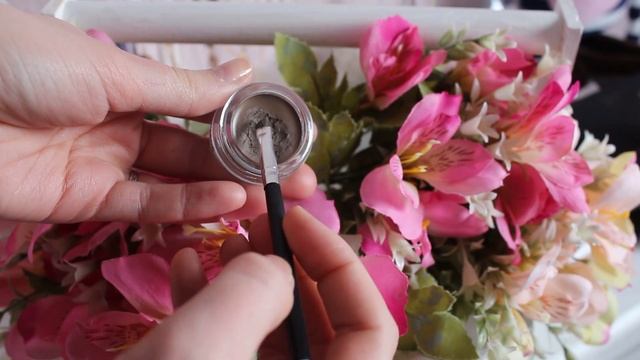 БЮДЖЕТНЫЕ СРЕДСТВА ДЛЯ БРОВЕЙ I BYS, Фаберлик, Vivienne Sabo смотреть онлайн