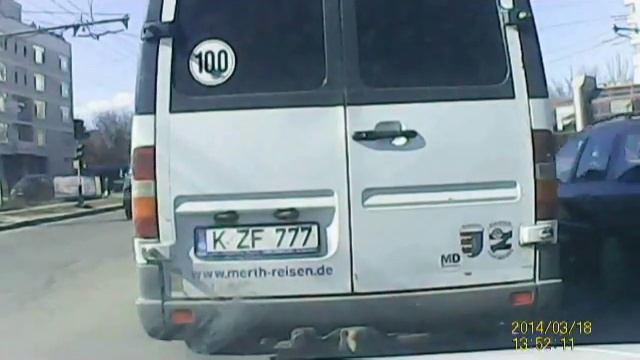 Мужик на чёрном Порше слегка врезался смотреть онлайн