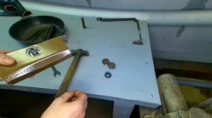 Ремонт дверного доводчика. Как закачать масло в доводчик.