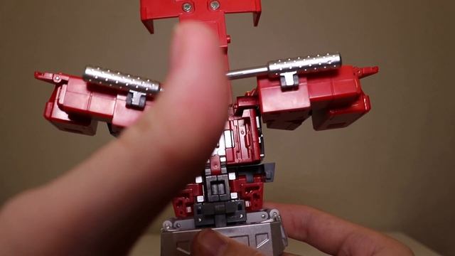 Обзор на TE-01 OP LEADER (MP G1 Optimus Prime) от Transform Element смотреть онлайн