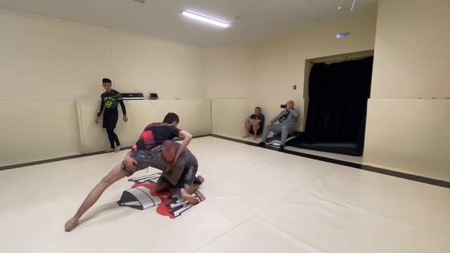 Артур Акаб против Артема Тарасова. Конфликт Корейца и Фары. смотреть онлайн