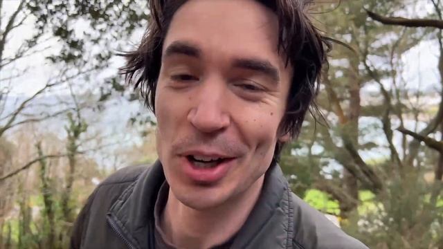 GIANT Bird Feeder for People! смотреть онлайн