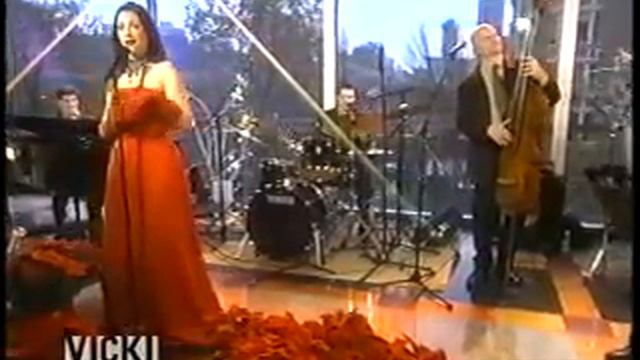 Holly Cole Live Performance