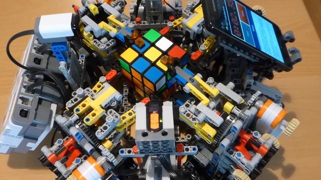 NXT Cube Machine - Cube Solver смотреть онлайн