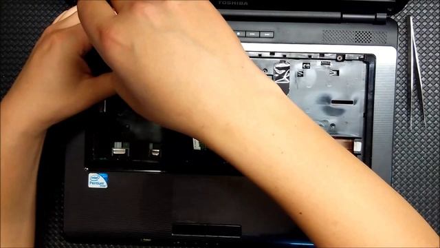 Toshiba Satellite L300-2CF disassembly [no audio]. смотреть онлайн