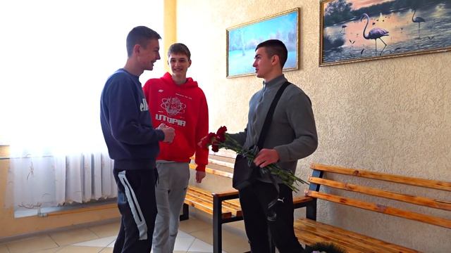 8 МАРТА! ТАКОЙ ПОДАРОК НИКТО НЕ ОЖИДАЛ!)) смотреть онлайн