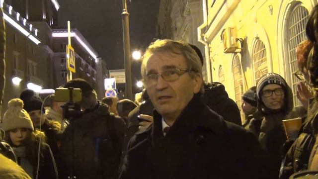 15.12.2015 г. Депутаты ГД РФ от КПРФ у отделения полиции. смотреть онлайн