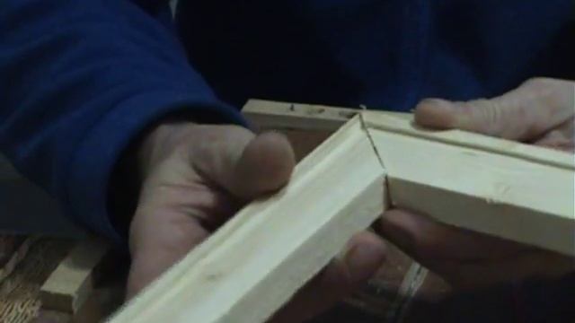 Как ровно отпилить брусок смотреть онлайн