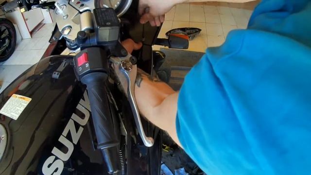 Замена масла на Suzuki GS500E и лайфхак с датчиками хола смотреть онлайн