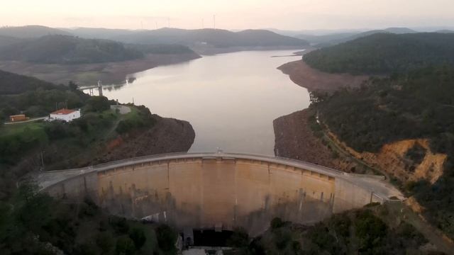Barragem da Bravura (Portugal) 4K DRONE VIDEO with ambient music смотреть онлайн