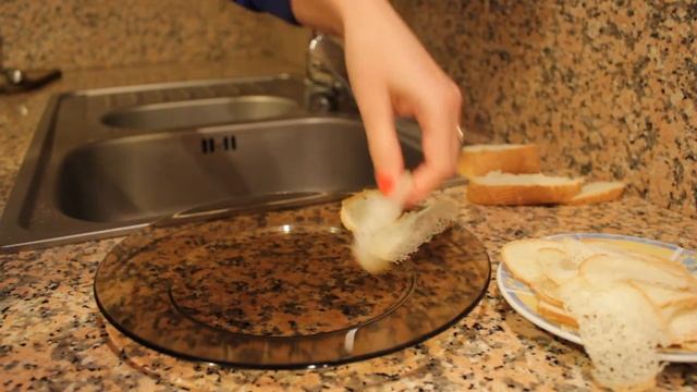 Чипсы из хлеба?? Такое бывает??? Пробуем!!! смотреть онлайн