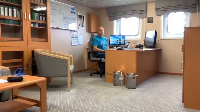 Кто остался с первого контракта, судьбы моряков смотреть онлайн