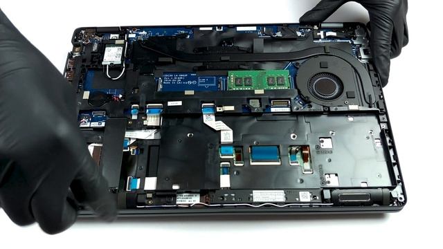 Dell Precision 3540 - disassembly and upgrade options смотреть онлайн