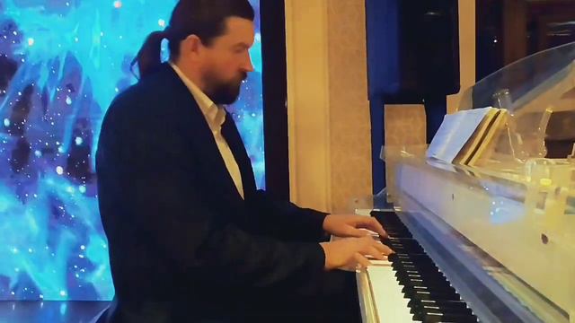 "Стеклянный рояль". Вечерняя музыка смотреть онлайн