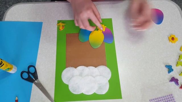 Пасха. Кулич. Аппликация из цветной бумаги и ватных дисков. смотреть онлайн