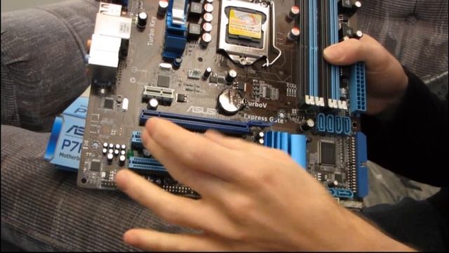 ASUS P7H55-M Pro Core i3 & i5 H55 Motherboard Unboxing & First Look Linus Tech Tips смотреть онлайн