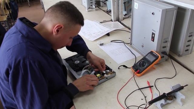 Професія Радіомеханік з обслуговування та ремонту РТА смотреть онлайн