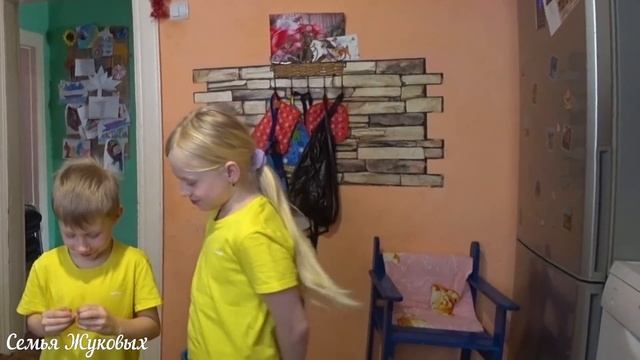 Вселенная Текстиля??/Вафли из СССР??/Стрижка?/Семья Жуковых смотреть онлайн