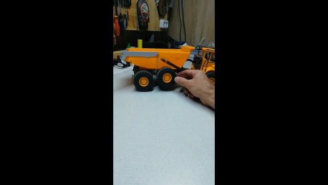 Самосвал RC Volvo A40D 6*6 и независимая подвеска смотреть онлайн