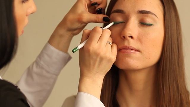 Создаем летний макияж с помощью коллекции LES SAISONS от Givenchy смотреть онлайн